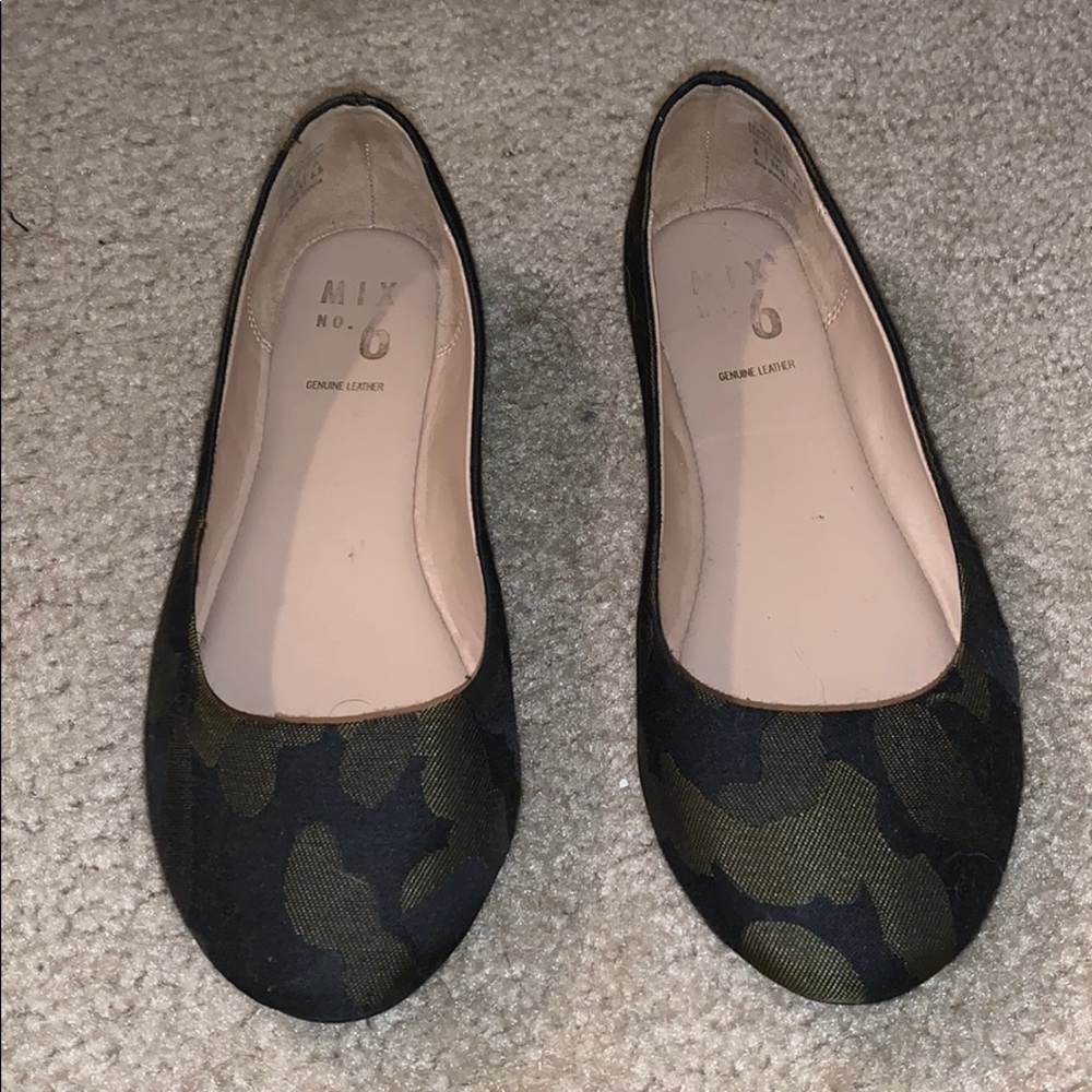 Barely Worn Camo Flats